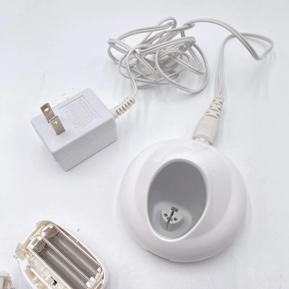Remington‎ WDF-4830 Smooth & Silky Electric Shaver Womens White Wet/Dry Cordless
